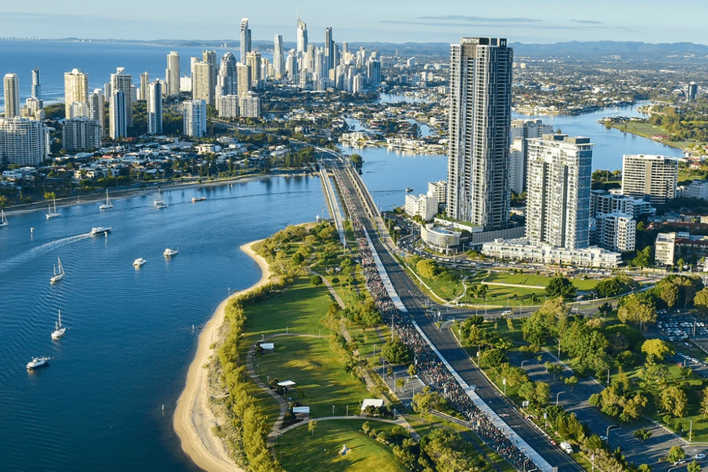 Õhuvaade Gold Coasti rannale ja kõrghoonetele Austraalias